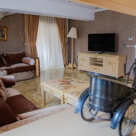 Lägenhet Luxury Rich 2 *
