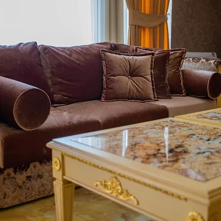 Luxury Rich 2 ולינגראד