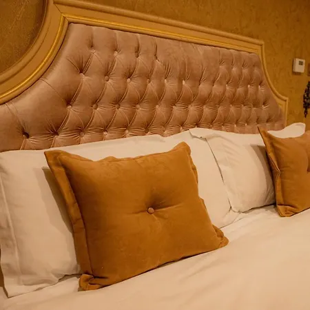 Luxury Rich 2 Apartment
