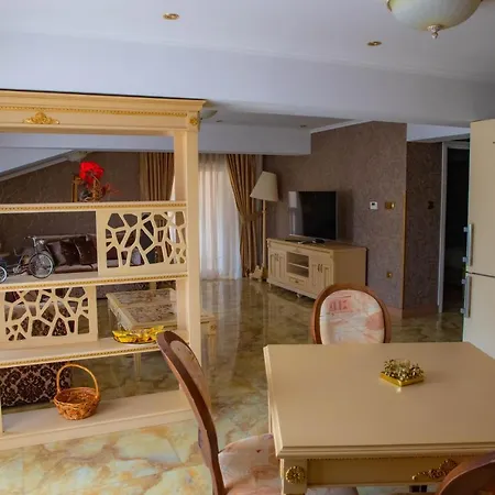 דירה Luxury Rich 2