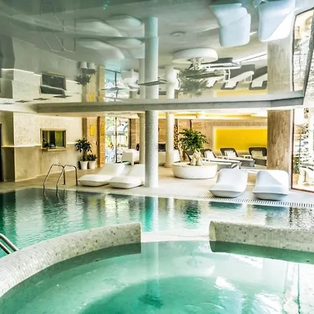 Luxury Rich 2 * ולינגראד