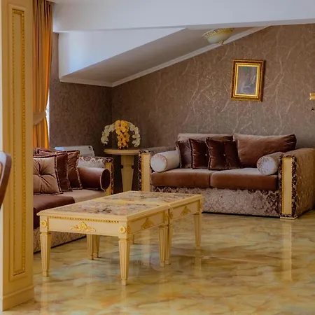 דירה Luxury Rich 2 *