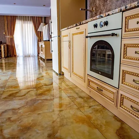 Luxury Rich 2 Lägenhet *