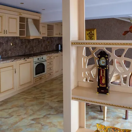 דירה Luxury Rich 2 *